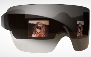 LADY GAGA INTRODUCERER KAMERASOLBRILLER