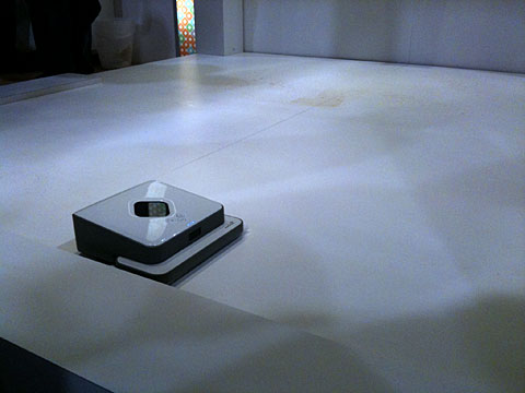 ROBOTGULVMOPPE I FUNKY DANS