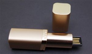 USB LÆSESTIFT FRA LOREAL