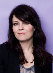 METTE HOLBÆK ER UGENS ELEKTRONISTA