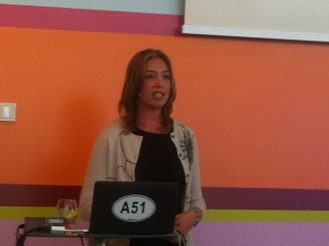 MOLLY WOOD TALER I DANMARK