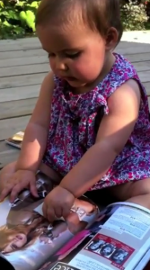 BABY BRUGER TOUCH METODER PÅ MAGASIN