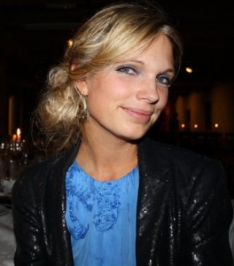 FILM SKAL SES PÅ VÆGGEN- PANELET TESTER VIDEOKAMERA