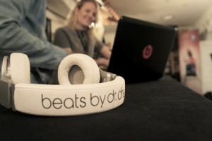 NÅR SKO GODT KAN GÅ HJEM OG LÆGGE SIG-  BEATS BY DR. DRE