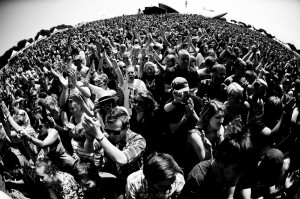 THUMPS UP FOR FESTIVAL-APP