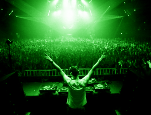 APP TIL DIN INDRE DJ- DU KAN OGSÅ EJE CLUB'EN