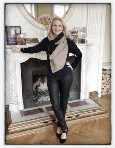 DESIGNERTØRKLÆDE MED HEMMELIG GADGETLOMME