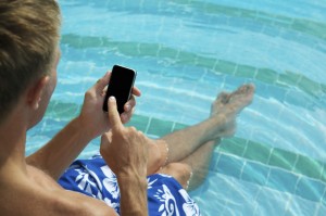 Så meget kan det koste dig at bruge internet på ferien!