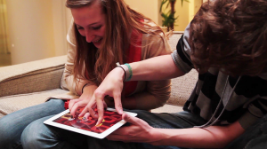 Tip til Valentinsdag: Skru op for flirten med to sjove spil