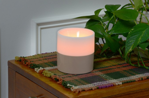 Hyggelyset kommer fra en trådløs højttaler