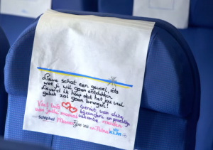 Flyselskab får passagerer til at græde med personlige beskeder