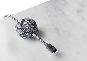 Et opladerkabel med ro på