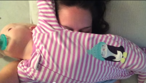 Viral video- Når samsovning er nul sovning