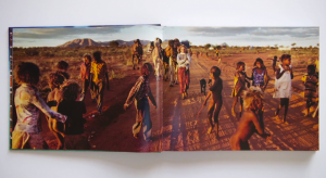 Flot fotobog kan vise videoer via ens smartphone