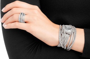 Swarowski siger bling til alle andre fitness armbånd