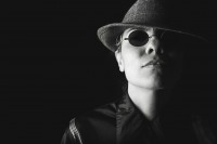 James Bond-gadgets under juletræet