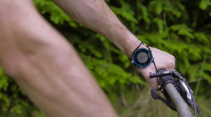 Nu skal fitness-uret bæres på en ny måde