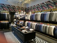 Jakkesætbrand med teknologi-pionerånd åbner butik i København