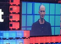 #229 Robotterne kommer- dine nye AI venner