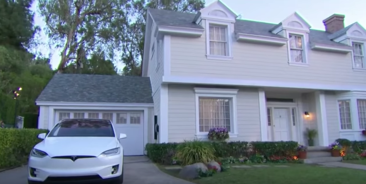 Elon Musk imponerer med solceller som du aldrig har set dem før