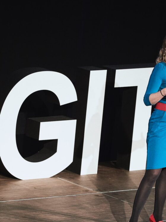 Christiane Vejlø: Jeg vil gerne forsvare vores art i en tid hvor AI ligner os