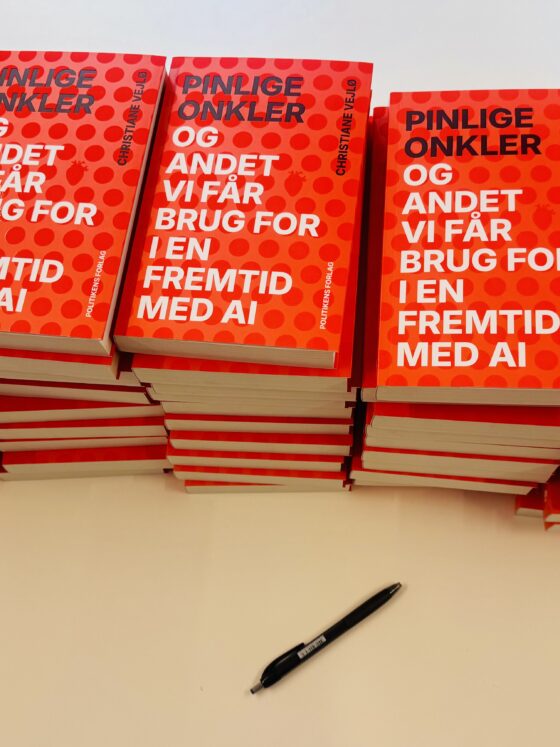 Pinlige Onkler- bogen du skal læse lige nu, hvis du vil forstå både AI og mennesker